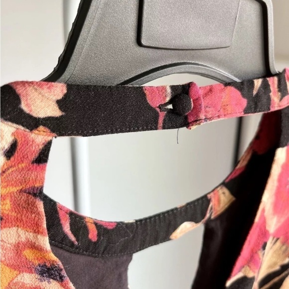 Free People Sz 2 Mini Dress Tegan Floral Swing Bell Sleeve Black Combo EUC - Picture 11 of 16